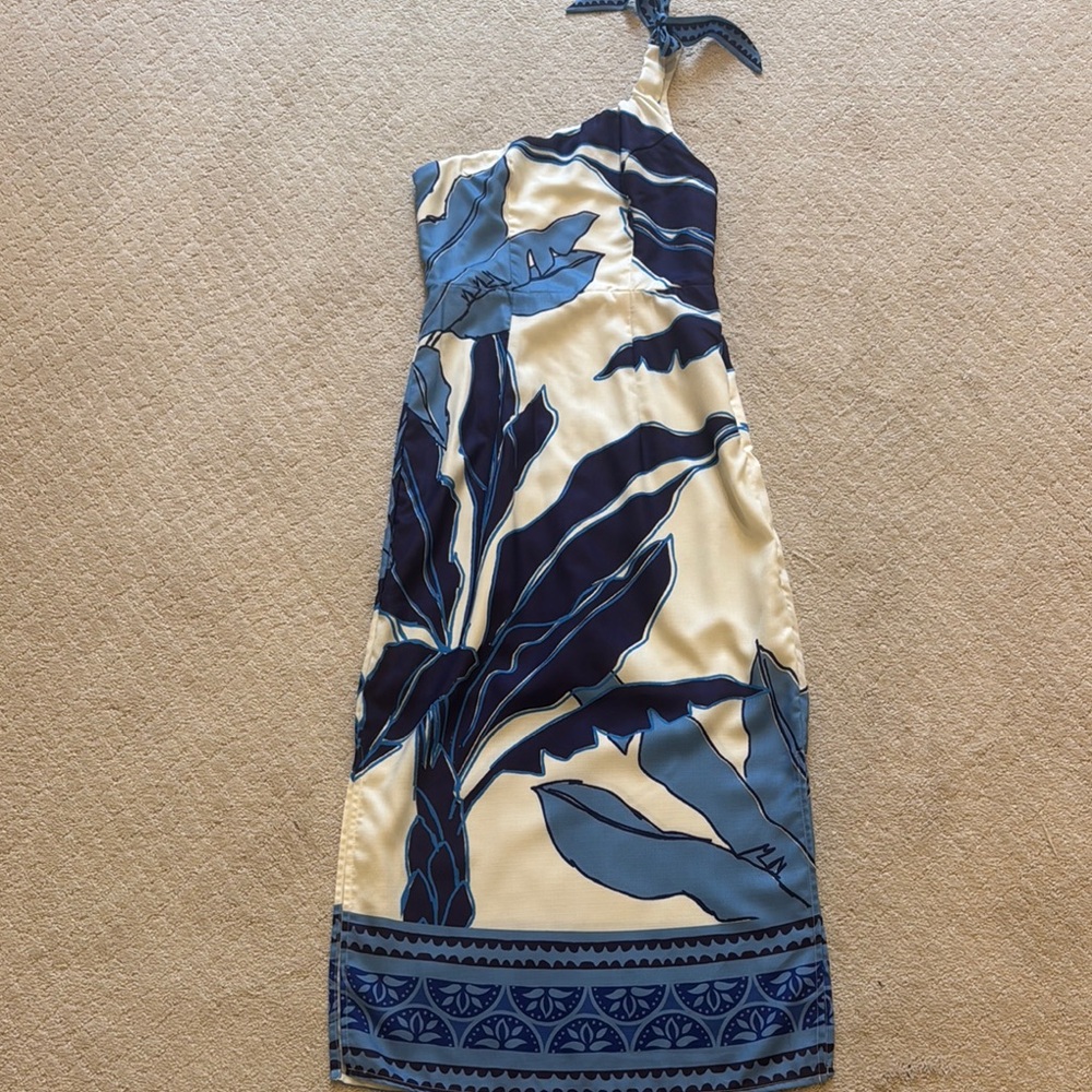 Elegant One-Shoulder‎ Dress in Blue and Cream
